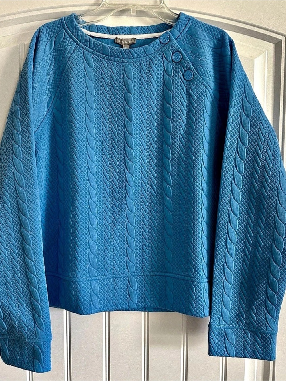 T by30 Talbots Cable Knit Button Shoulder Sweatshirt Blue Large